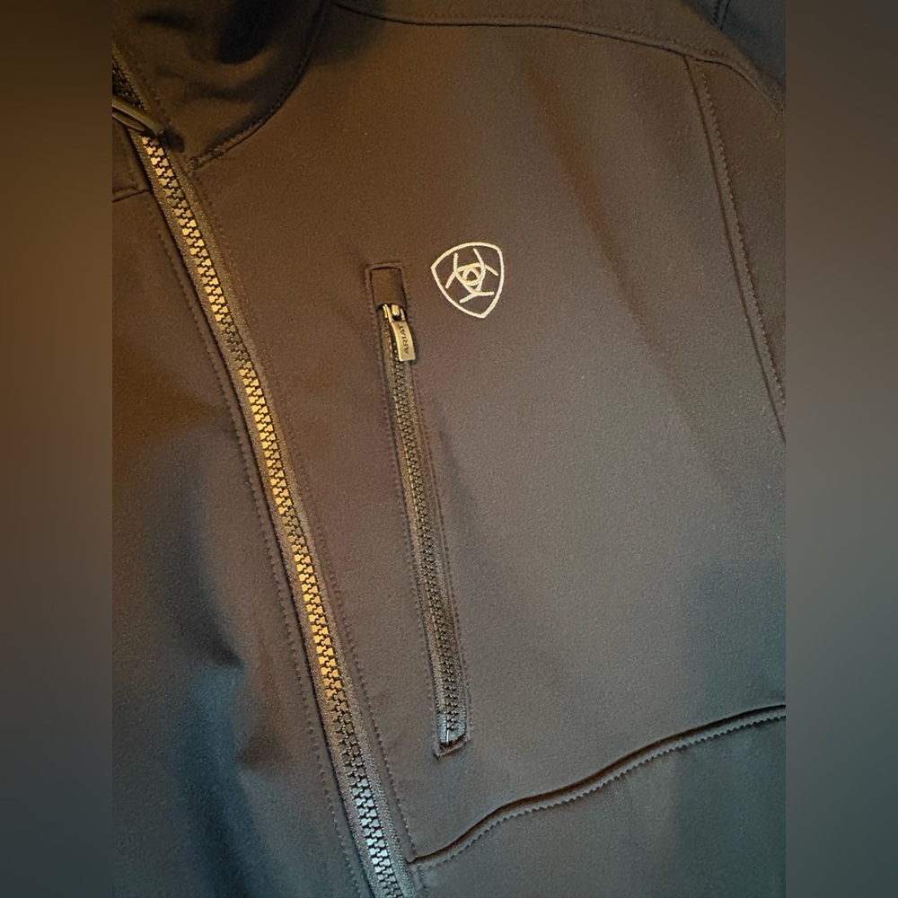 Ariat Softshell Jacket Size Small - image 4